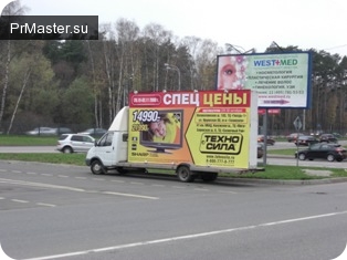 Власти Петербурга терпят убытки от «Рекламы на колесах».